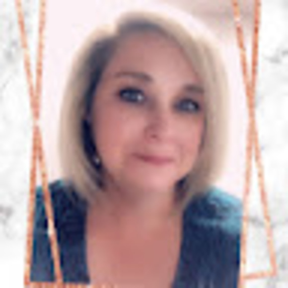 Meet your Posher, Christie - Picture 1 of 1